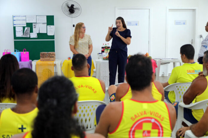 Central de Acessibilidade de Salvador forma primeira turma de salva-vidas em Libras – Secretaria de Comunicação