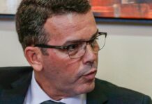 Em depoimento à PF, delegado nega relação com irmãos Brazão Em depoimento à PF, delegado nega relação com irmãos Brazão