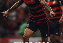 Flamengo bate Flu com gol de pênalti e segue líder do Brasileirão Flamengo bate Flu com gol de pênalti e segue líder do Brasileirão