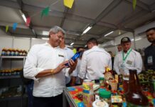 Governador visita primeiro dia da Bahia Farm Show, em Luís Eduardo Magalhães, e lança nova etapa do programa de agricultura de baixo carbono Logo