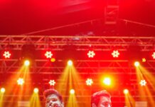 Show de Marcos e Belutti atrai multidão para o São João do bairro de Paripe Logo
