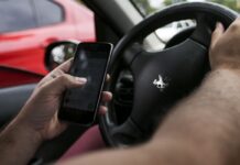 Dois celulares são roubados ou furtados por minuto no Brasil Dois celulares são roubados ou furtados por minuto no Brasil