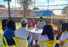 Estudantes de Irecê participam do Fórum das Profissões junto a profissionais de diversas áreas Logo