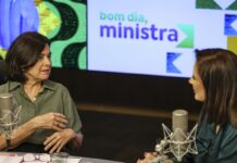Ministra da Saúde comemora dados da imunização infantil Ministra da Saúde comemora dados da imunização infantil