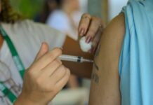 Saúde atualiza gestores e profissionais sobre normas em vacinas Saúde atualiza gestores e profissionais sobre normas em vacinas