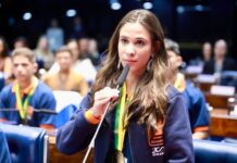 Com redação sobre fake news, estudante baiana é selecionada no Programa Jovem Senador Logo