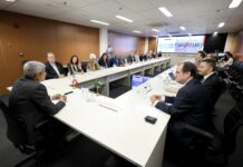 Durante reunião, Governo do Estado e trade turístico comemoram resultado do setor na Bahia Logo