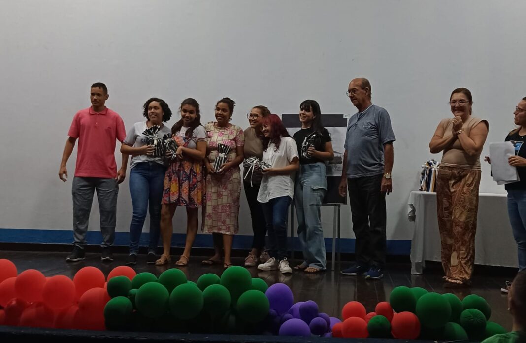 Estudantes da Educação Especial de Brumado participam de seletiva para Logo