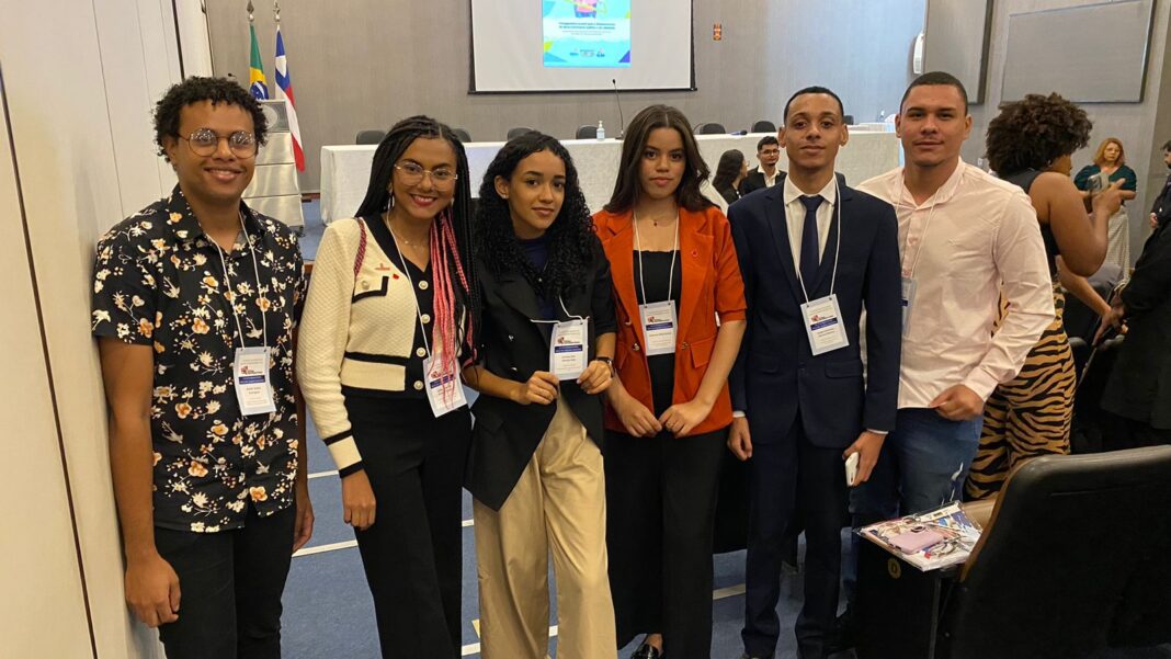 Estudantes universitários assumem papel de jovens deputados na Assembleia Legislativa Logo