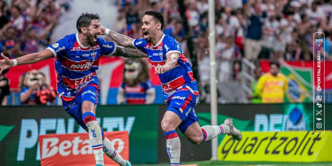 Fortaleza assume liderança do Brasileiro com vitória sobre Corinthians Fortaleza assume liderança do Brasileiro com vitória sobre Corinthians