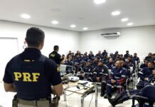 PRF realiza treinamento para condutores de veículos de emergência — Polícia Rodoviária Federal PRF realiza treinamento para condutores de veículos de emergência — Polícia Rodoviária Federal