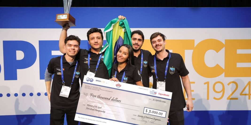Alunos de engenharia da UFRJ vencem competição internacional nos EUA Alunos de engenharia da UFRJ vencem competição internacional nos EUA