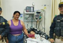 Bebê que estava sem respirar é salva pela PRF em Três Lagoas (MS) — Polícia Rodoviária Federal Bebê que estava sem respirar é salvo pela PRF em Três Lagoas (MS)