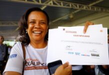 Governo do Estado certifica 500 trabalhadores dos cursos preparatórios para seleção da BYD Logo