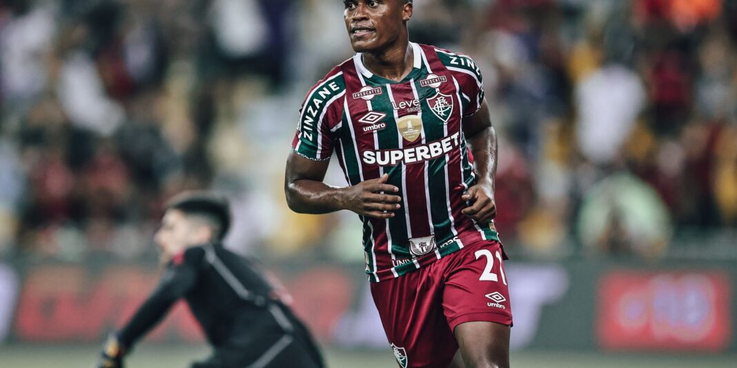 Brasileiro: Flu é eficiente e derrota Fla por 2 a Brasileiro: Flu é eficiente e derrota Fla por 2 a 0 no Maracanã