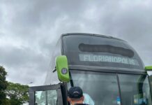 Durante a XI OTEPAS, PRF retém dois ônibus sem condutores habilitados para transporte coletivo — Polícia Rodoviária Federal WhatsApp Image 2024-10-30 at 15.38.13.jpeg