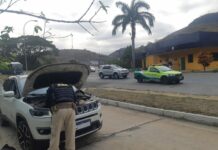 Em Leopoldina (MG), PRF recupera Jeep/Compass roubado no Rio de Janeiro — Polícia Rodoviária Federal WhatsApp Image 2024-10-08 at 11.31.02.jpeg
