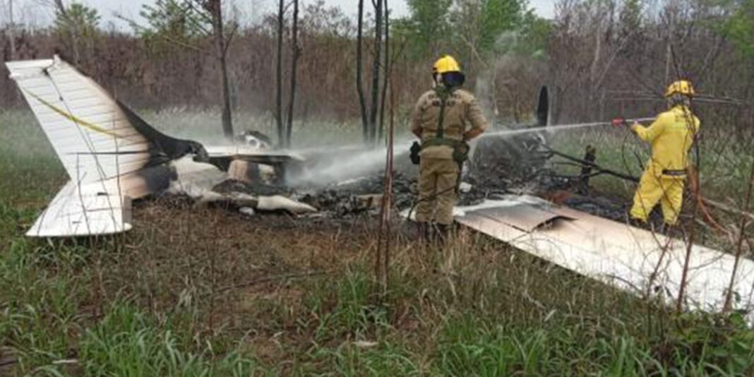 FAB intercepta avião que entrou irregularmente em território nacional FAB intercepta avião que entrou irregularmente em território nacional