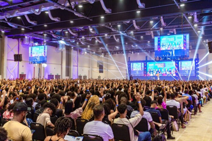 Mega aulão do Enem reúne cerca de 7 mil estudantes no Centro de Convenções – Secretaria de Comunicação