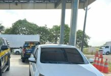 Motorista por aplicativo é detido na BR 324 trafegando com carro adulterado — Polícia Rodoviária Federal carro 303.jpeg