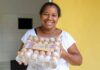 Produção de ovos de galinha caipira gera renda em comunidade quilombola de Araçás Logo