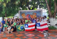 Projetos científicos de estudantes da rede estadual são apresentados em evento na Colômbia Logo