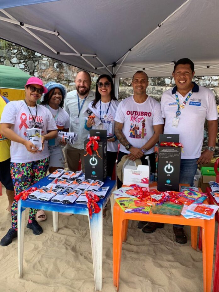 Saúde Municipal promove ação de prevenção na Praia da Preguiça em parceria com Limpurb, Salvamar e Prefeitura-Bairro