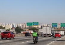 Três romeiros morrem atropelados na Dutra a caminho de Aparecida Três romeiros morrem atropelados na Dutra a caminho de Aparecida