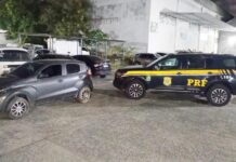 Após fuga pela BR 232, motorista é detido com carro roubado em Bezerros — Polícia Rodoviária Federal carro caruaru.jfif