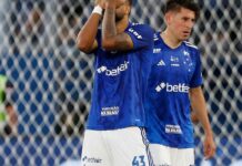 Cruzeiro é vice-campeão sul-americano após levar 3 a 1 do Racing Cruzeiro é vice-campeão sul-americano após levar 3 a 1 do Racing