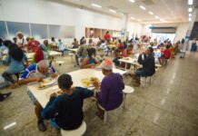 Em alusão ao Dia Mundial dos Pobres, Sempre realiza entrega de refeições em Restaurantes Populares neste domingo (17) Em alusão ao Dia Mundial dos Pobres, Sempre realiza entrega de refeições em Restaurantes Populares neste domingo (17)