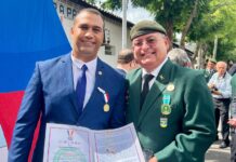 PRF recebe medalha Heróis de Casa Forte do CPOR — Polícia Rodoviária Federal PRF recebe medalha Heróis de Casa Forte do CPOR