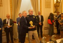 Superintendente da PRF-PE recebe prêmio Leão Dourado em Pernambuco — Polícia Rodoviária Federal Superintendente da PRF-PE recebe prêmio Leão Dourado em Pernambuco