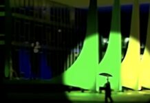 Vídeo mostra autor de ataque ao STF perto da equipe da TV Brasil Vídeo mostra autor de ataque ao STF perto da equipe da TV Brasil