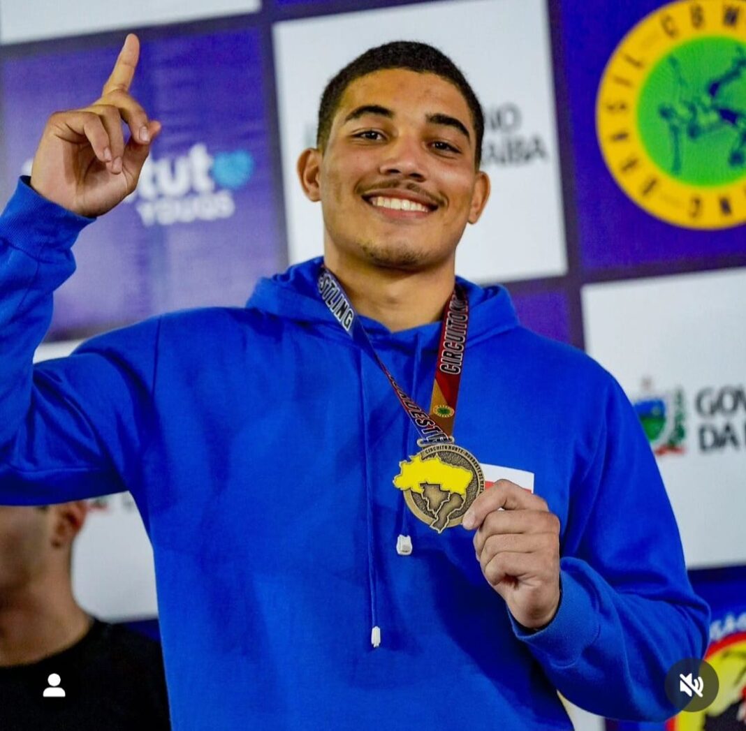 Baiano é selecionado para compor equipe de Wrestling do Sesi Logo