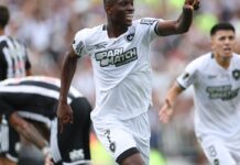 Botafogo supera expulsão relâmpago e conquista Libertadores inédita Botafogo supera expulsão relâmpago e conquista Libertadores inédita