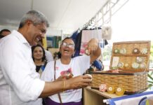 Governador visita estandes dos 27 territórios de identidade da Bahia no último dia da 15ª Feira da Agricultura Familiar Logo