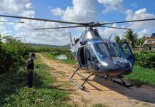 Motorista de micro-ônibus é resgatado de helicóptero após colisão traseira no Grande Recife — Polícia Rodoviária Federal Motorista de micro-ônibus é resgatado de helicóptero após colisão traseira no Grande Recife