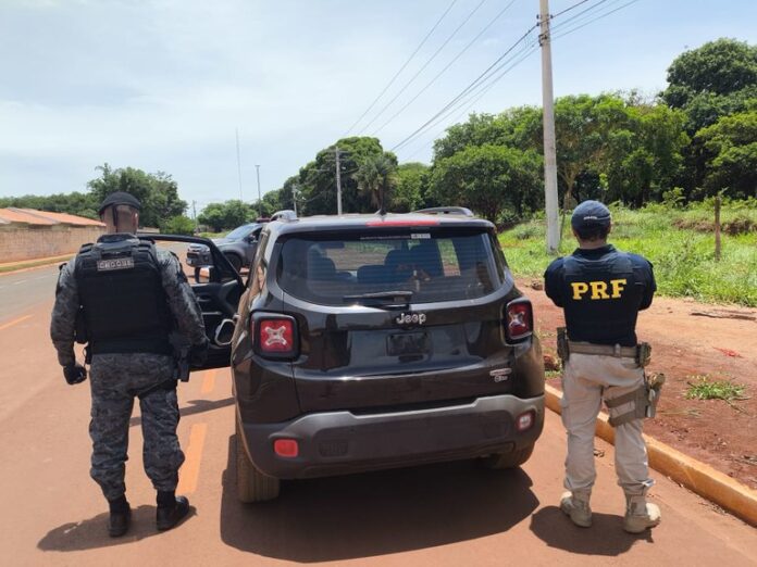 PRF e PM recuperam veículo de professor vítima de latrocínio em Campo Grande (MS).jpg