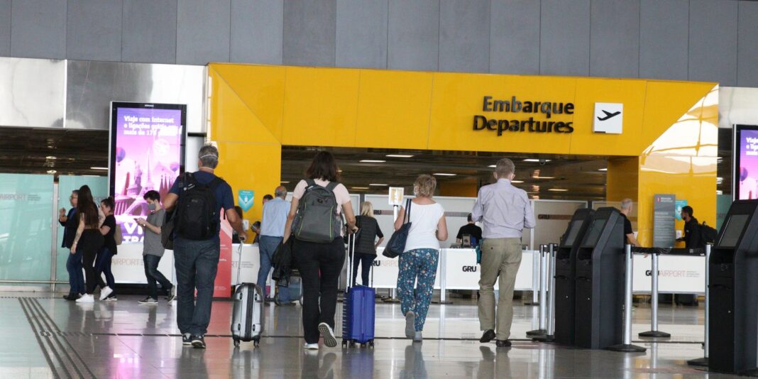 Vinte mil aposentados já compraram passagens pelo Programa Voa Brasil Vinte mil aposentados já compraram passagens pelo Programa Voa Brasil