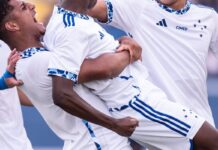 Copinha: Cruzeiro bate São Carlos e garante 1ª posição no Grupo 13 Copinha: Cruzeiro bate São Carlos e garante 1ª posição no Grupo 13