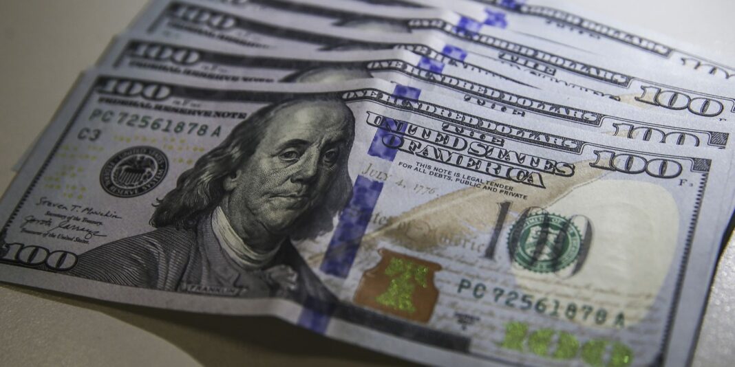 Dólar cai para R$ 6,04 em dia de posse de Dólar cai para R$ 6,04 em dia de posse de Trump