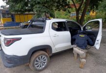 Durante fiscalização na BR 262 PRF recupera Fiat Strada Endurance furtada — Polícia Rodoviária Federal Fiat Strada Branca Endurance Rio Casca.jpeg