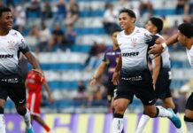 Em busca de 12º título da Copinha, Corinthians bate o Rio Branco Em busca de 12º título da Copinha, Corinthians bate o Rio Branco