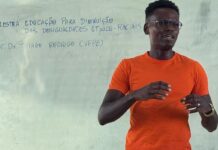 Mais Professores pode resgatar esperanças, diz doutor criado em favela Mais Professores pode resgatar esperanças, diz doutor criado em favela