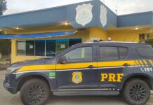 PRF e PC prendem mulher com identidade falsa e mandado de prisão por tráfico de drogas em Atibaia — Polícia Rodoviária Federal PRF e Polícia Civil de SP prendem mulher com identidade falsa e mandado de prisão por tráfico de drogas em Atibaia