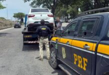 PRF recupera carro furtado após criminosos atirarem contra os policiais em São Gonçalo — Polícia Rodoviária Federal Screenshot_20250126_111907_WhatsAppBusiness.jpg