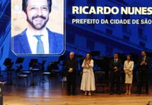 Prefeito e vereadores eleitos tomam posse em São Paulo Prefeito e vereadores eleitos tomam posse em São Paulo