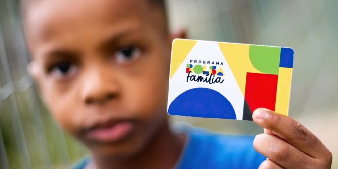 Caixa paga Bolsa Família a beneficiários com NIS de final 3