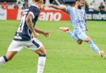 Com emoção, Remo e Paysandu ficam no empate pelo Campeonato Paraense Com emoção, Remo e Paysandu ficam no empate pelo Campeonato Paraense
